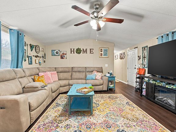 3rd image of 838 Avenue M