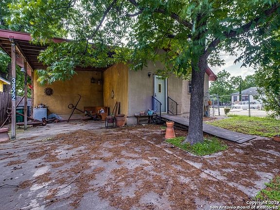 3rd image of 3822 W Houston St