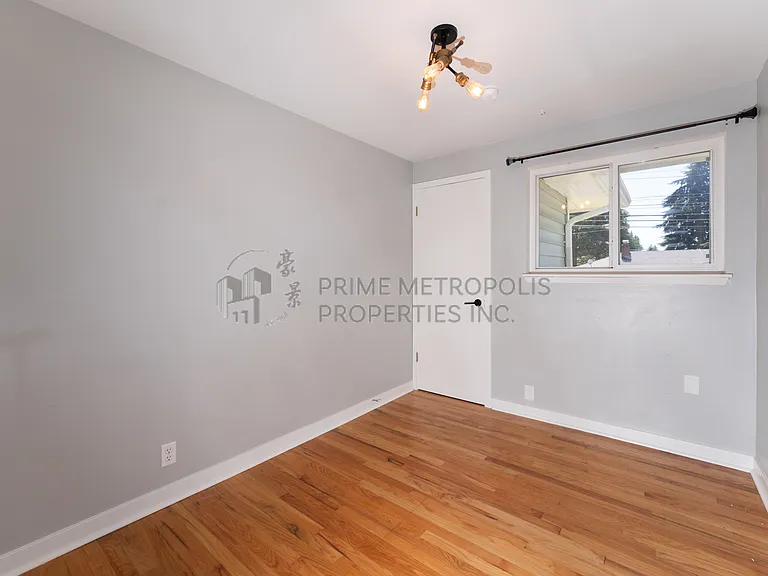 410 S 116th St — Photo 9
