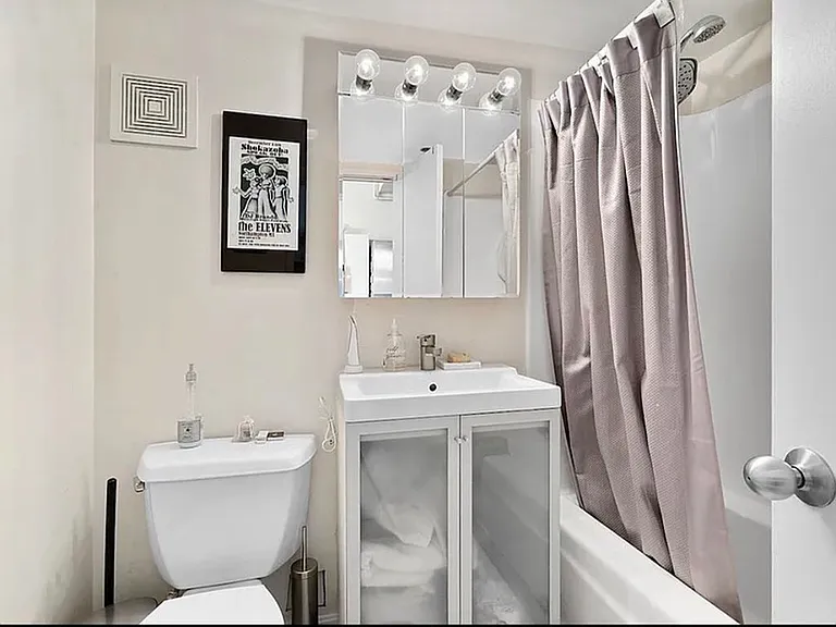 12 Stoneholm St #524 — Photo 4