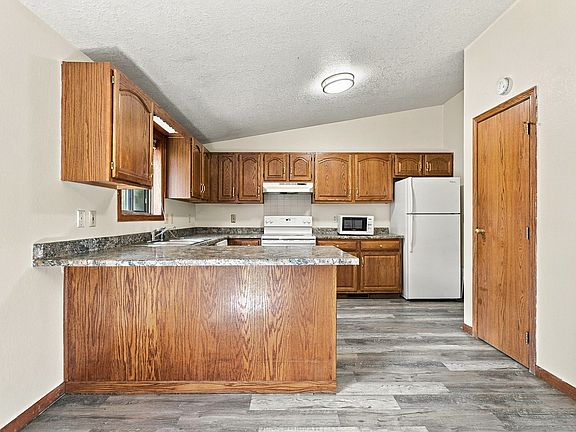 5th image of 26252 Abert Ln