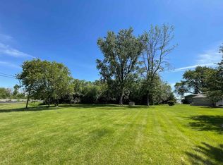 1821 Butte Des Morts Beach Rd, Neenah, WI 54956