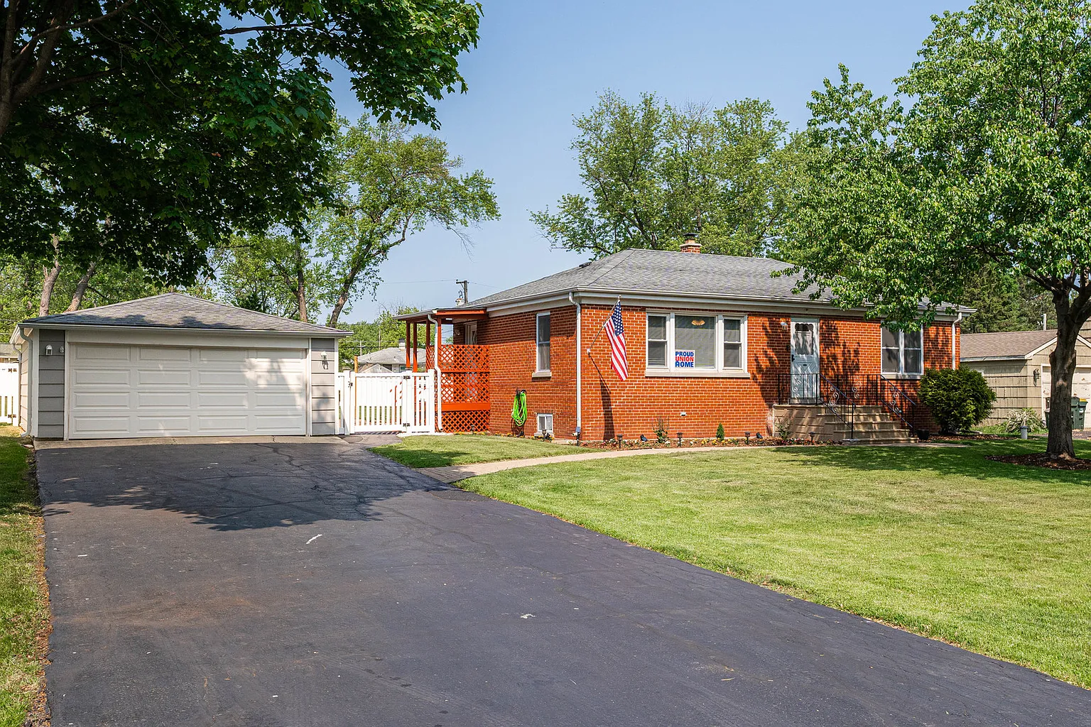 2N330 Diane Ave photo 1