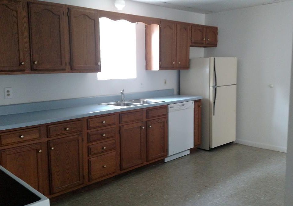 2nd image of 14 S Market St APT 6