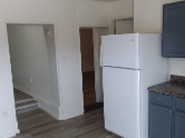 712 Old Roane St, Harriman, TN 37748