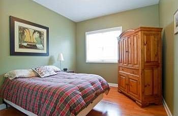 3rd image of 6056 N Hermitage Ave #2