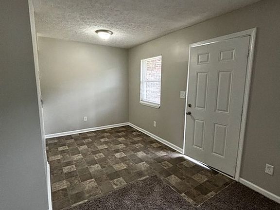 5th image of 437 Woodcreek Dr #19