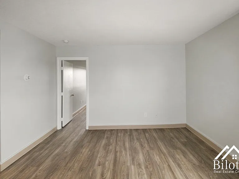 859 Pine Street — Photo 32