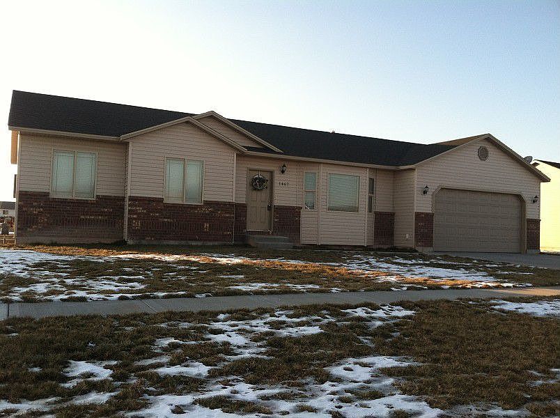 1st image of 1467 N Richland Dr