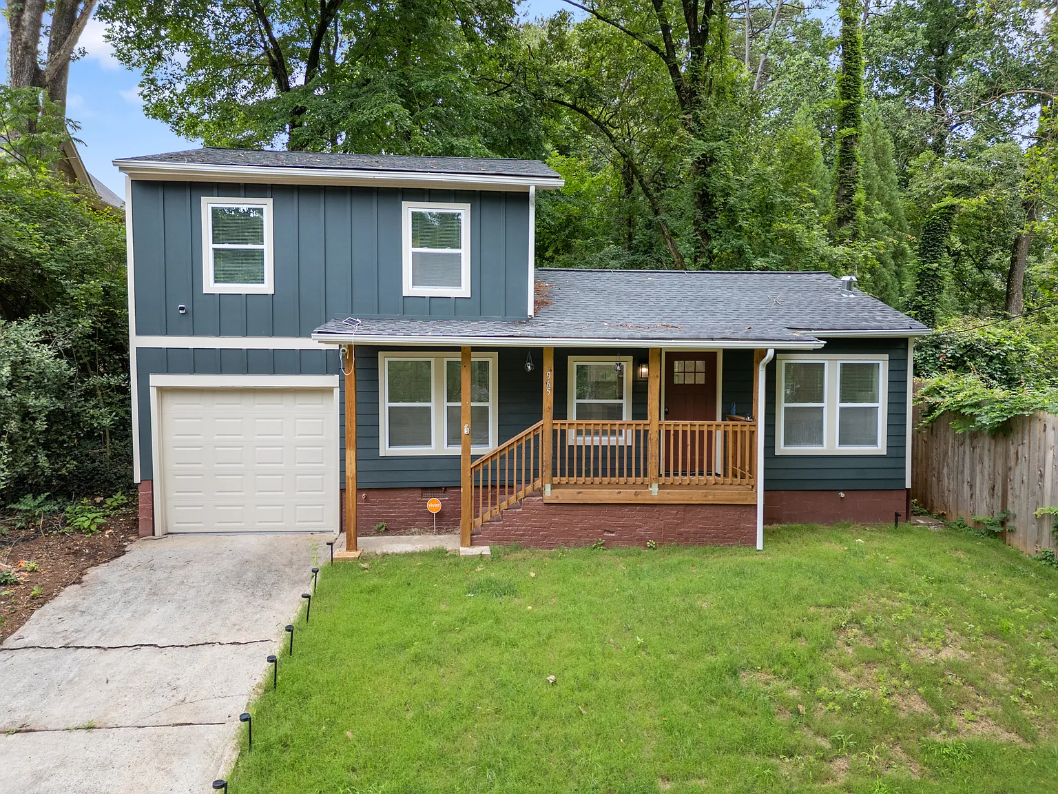3 bed, 1222 sqft, $6,750 — Photo 1