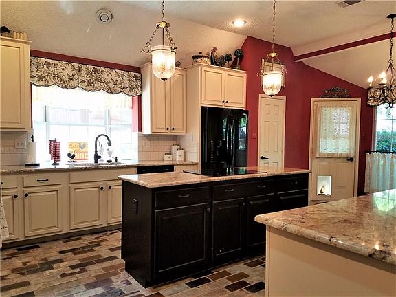 5th image of 3908 Brookfield Dr
