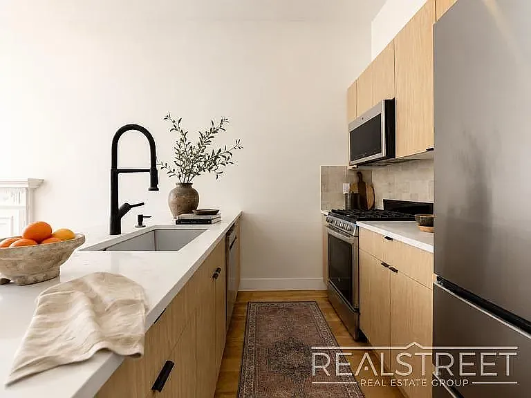 1267 Bergen Street — Photo 3