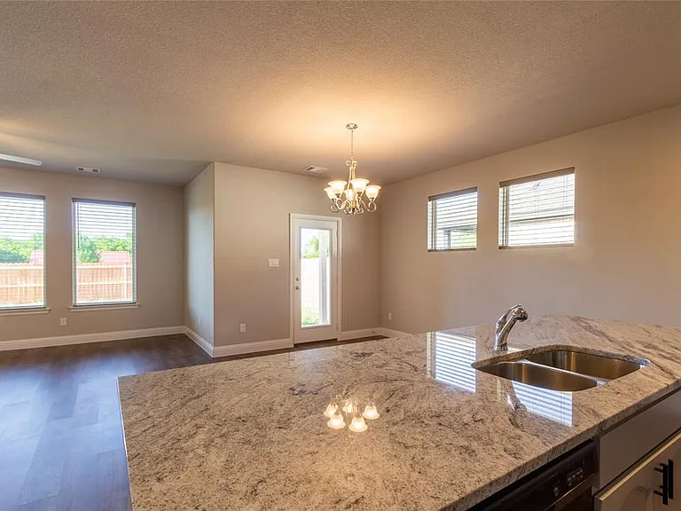 405 Stoneridge Dr — Photo 15