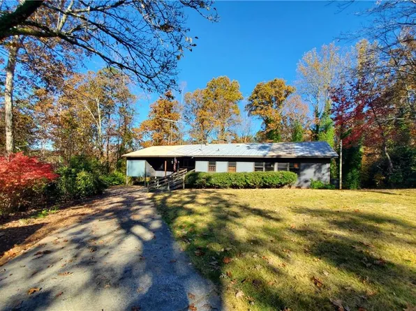 1116 Cody Rd, Mount Airy, GA 30563