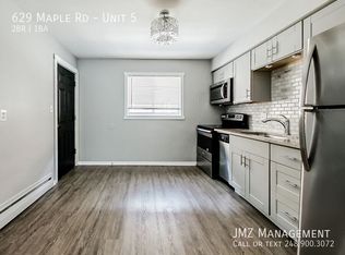629 W Maple Rd APT 5, Clawson, MI 48017