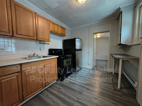 114 S 8th St, Allentown, PA 18101