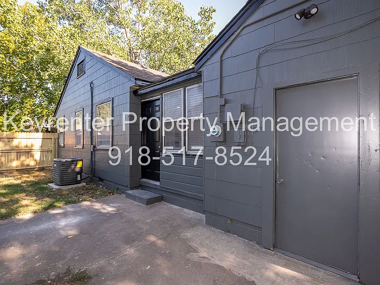 1502 N Columbia Ave — Photo 9
