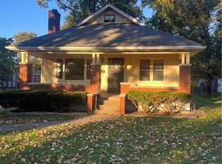 1680 Woodlawn Dr, New Albany, IN 47150