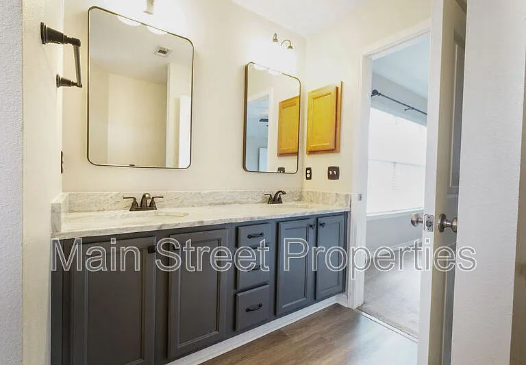 8932 Abbington Dr — Photo 9