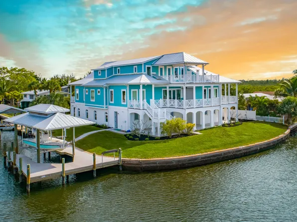 8106 Barrancas Ave, Bokeelia, FL 33922