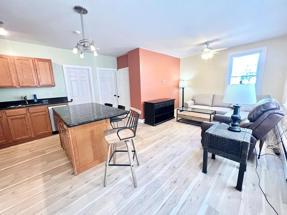 83 America St #6J