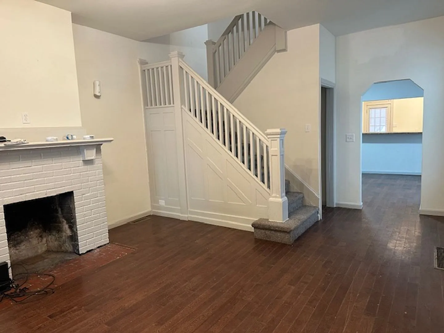 Spacious 4-Bedroom, 2-Bathroom Row Home For Rent in Harrisburg School District. — Photo 3