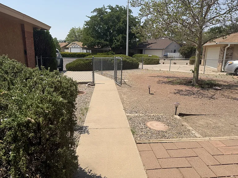 5516 Cochiti Ct NW — Photo 2