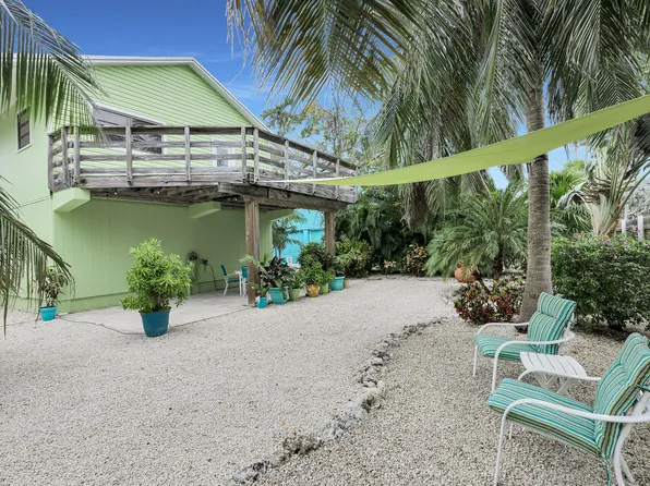 947 E 75th St, Marathon, FL 33050