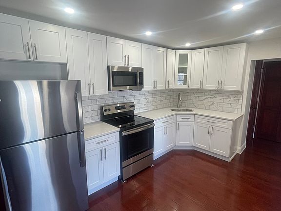 2nd image of 7615 Myrtle Ave #2