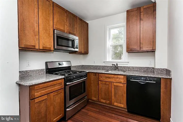 3301 Westerwald Ave — Photo 4