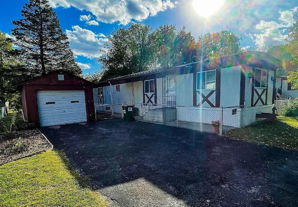 211 Mylaun Dr photo 1