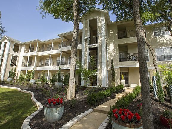 3rd image of 4475 Carter Creek Pkwy #138