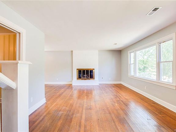 3rd image of 1300 W Broadway