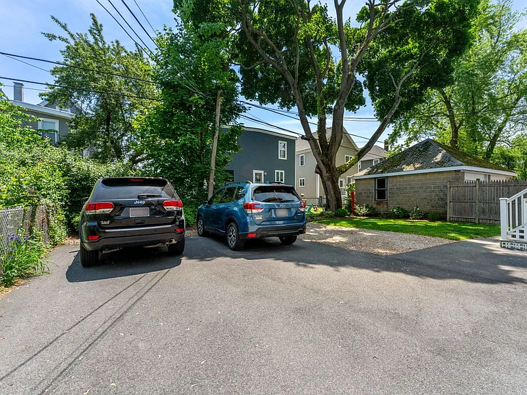 93 Pierce Ave #2 — Photo 17