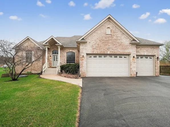 412 Rainbow Dr, Dundee, IL 60118