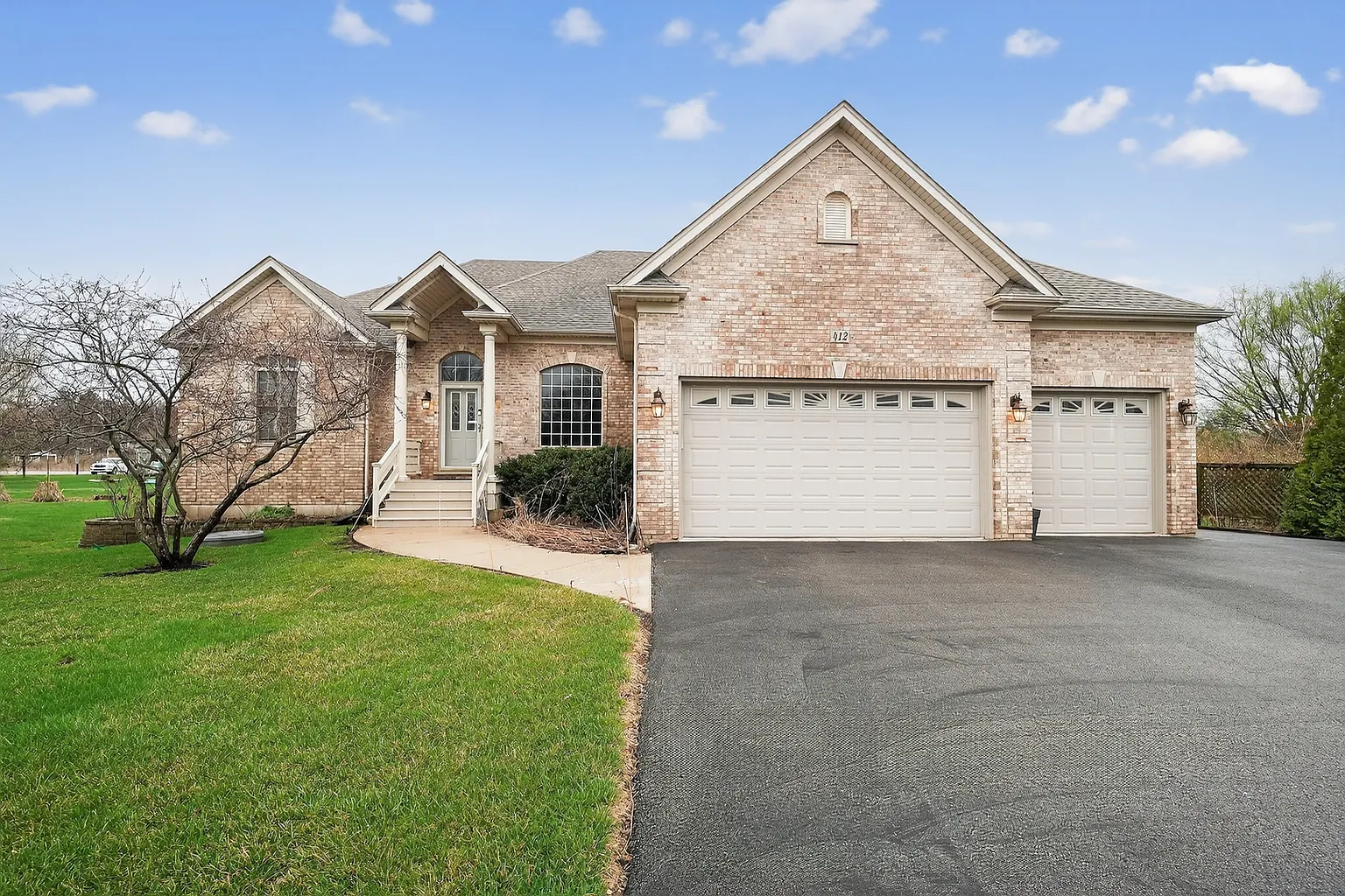 412 Rainbow Dr photo 1