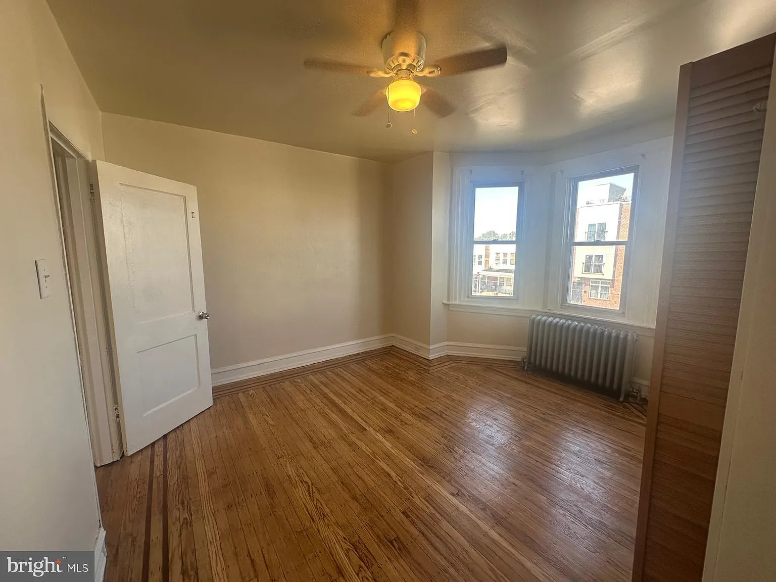 3 bed, 1.0 bath, 1180 sqft, $1,600 — Photo 4