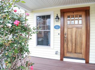 1036 W Shore Rd, Warwick, RI 02889