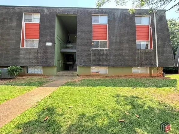 182 Viking Ct APT 3, Athens, GA 30605