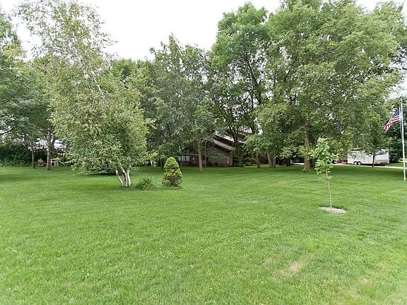 2nd image of 700 Tanglewood Dr