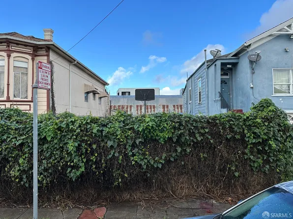 1486 34th St, Oakland, CA 94608