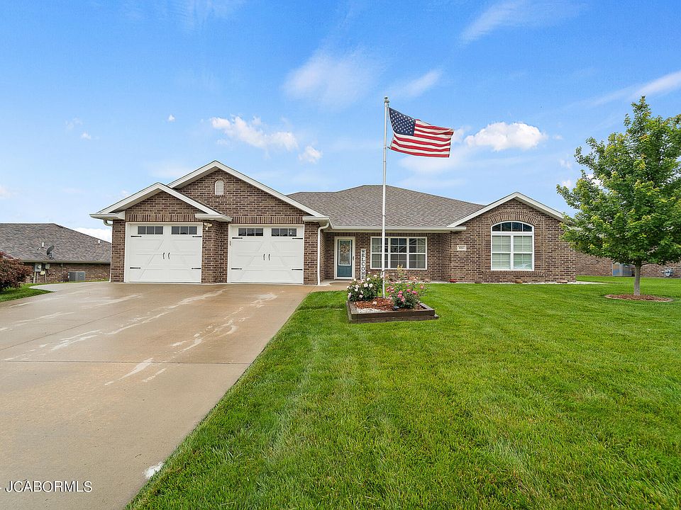1st image of 814 Jace Dale Ct