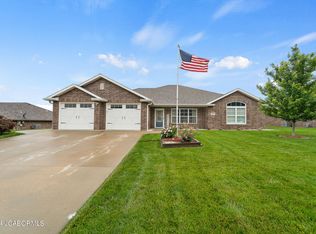 814 Jace Dale Ct, Jefferson City, MO 65109