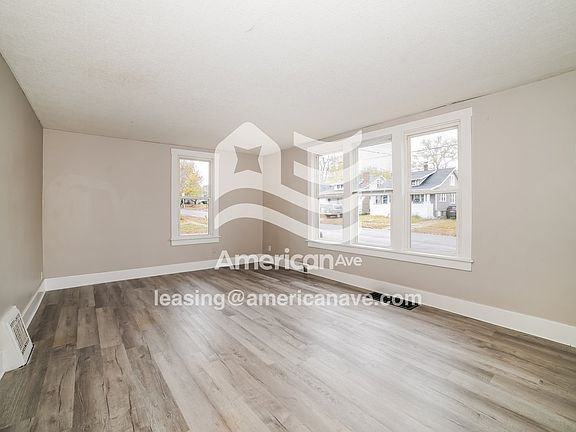 1623829_003_living_room_14141638.jpg