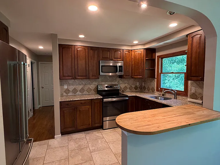 Potter Ln — Photo 2