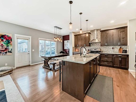 4th image of 28 W Mount Rae Pl