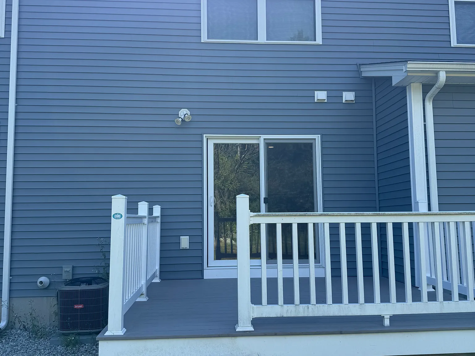 2 bed, 2.5 bath, 1880 sqft, $1,990 — Photo 3