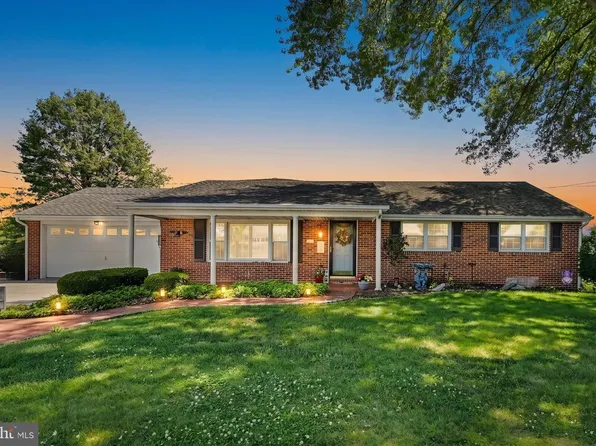 627 Pine Hill Rd, Lititz, PA 17543