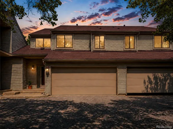 754 Ashley Cir, Rochester, MI 48307
