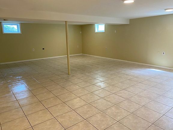 2nd image of 117 S Dryden Pl